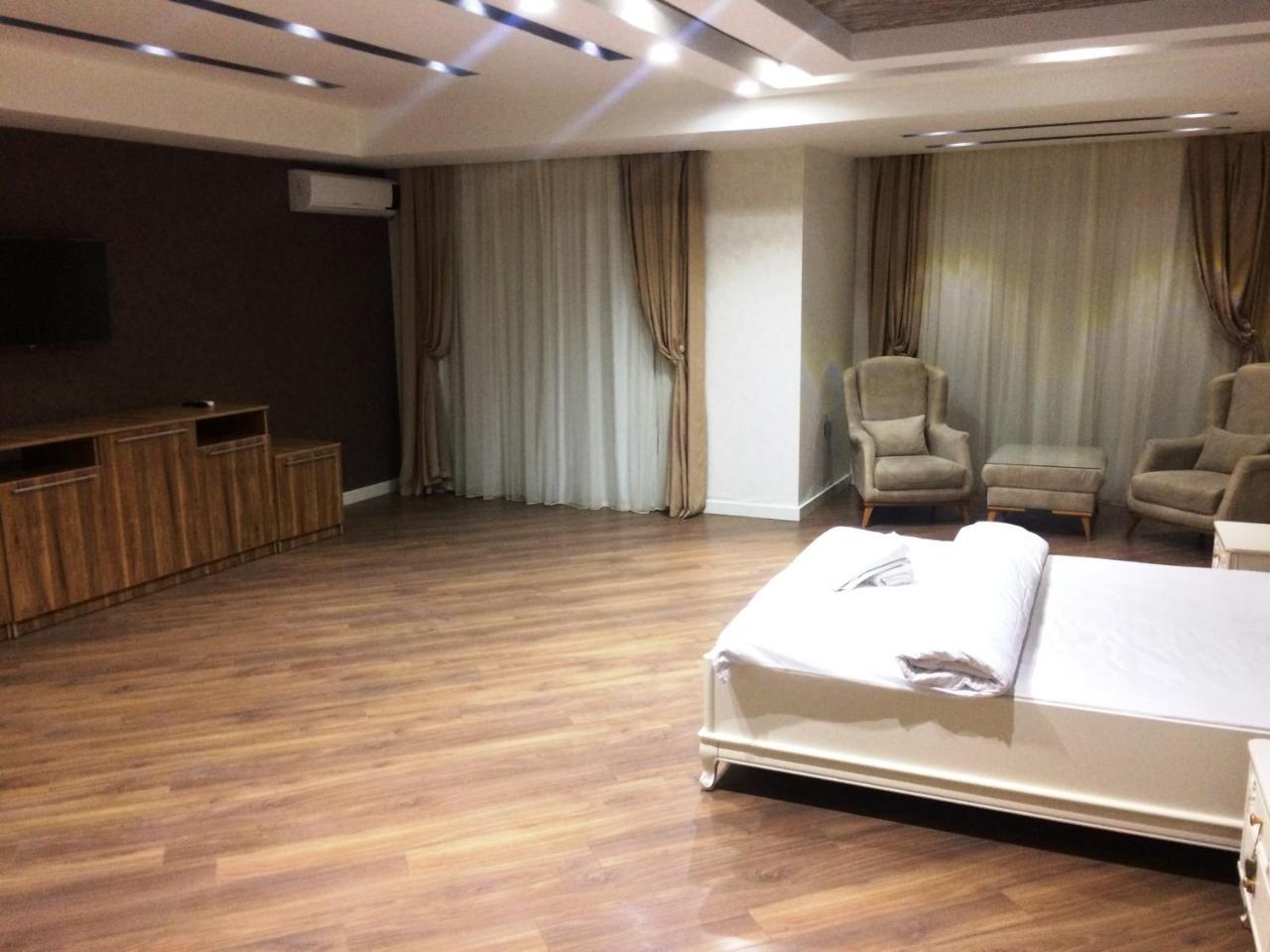 Park Azure Apartment Deluxe 2 Bedroom Баку Екстериор снимка