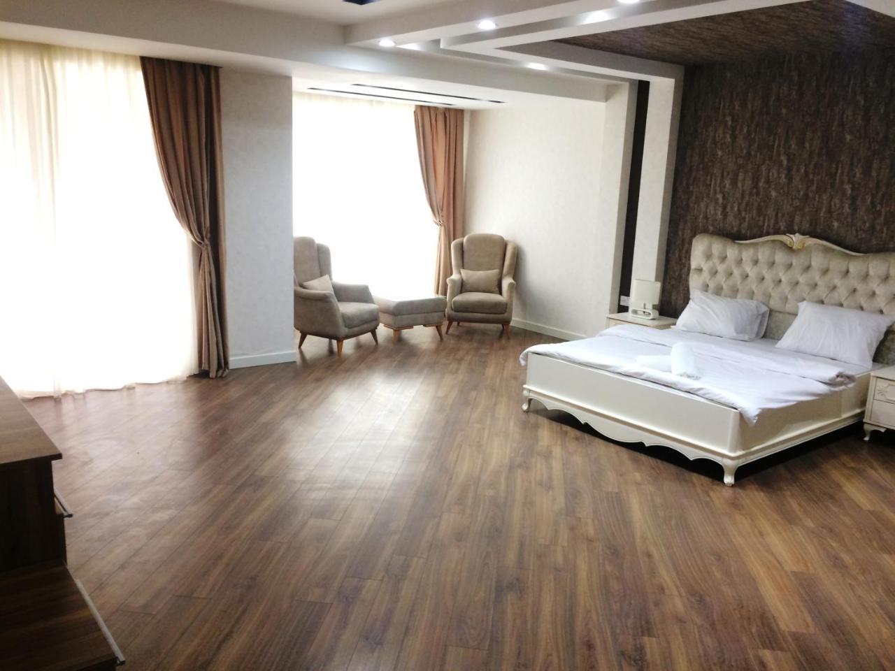 Park Azure Apartment Deluxe 2 Bedroom Баку Екстериор снимка