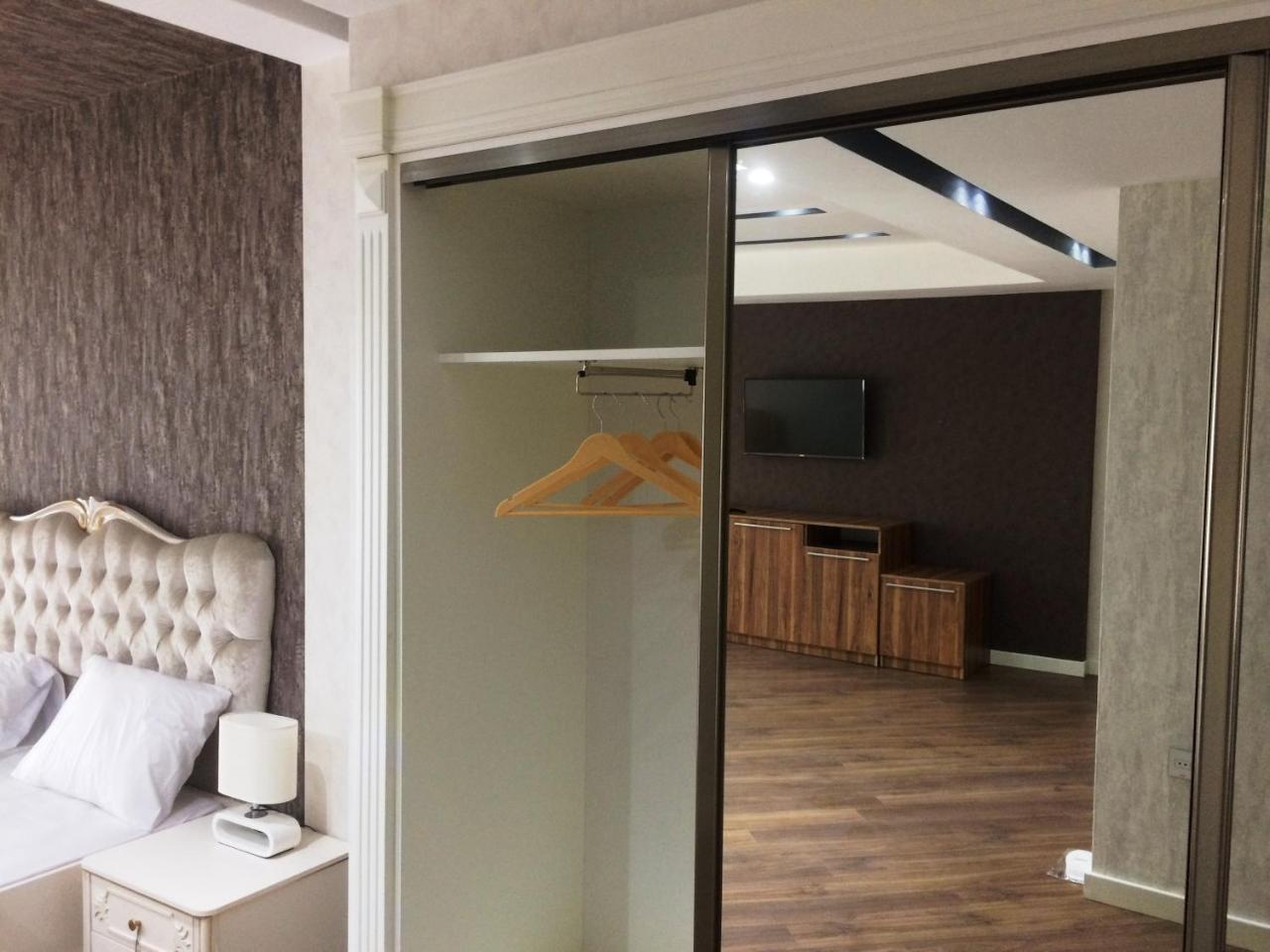 Park Azure Apartment Deluxe 2 Bedroom Баку Екстериор снимка